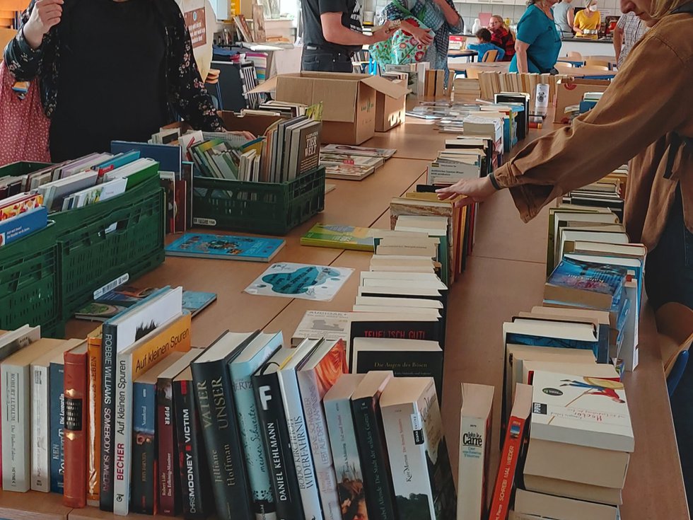 Bücherflohmarkt für Groß und Klein