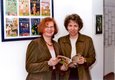 Herausgeberin Ulla Hitzelberger-Otto mit der Senatorin für Soziales, Karin Röpke, 2004